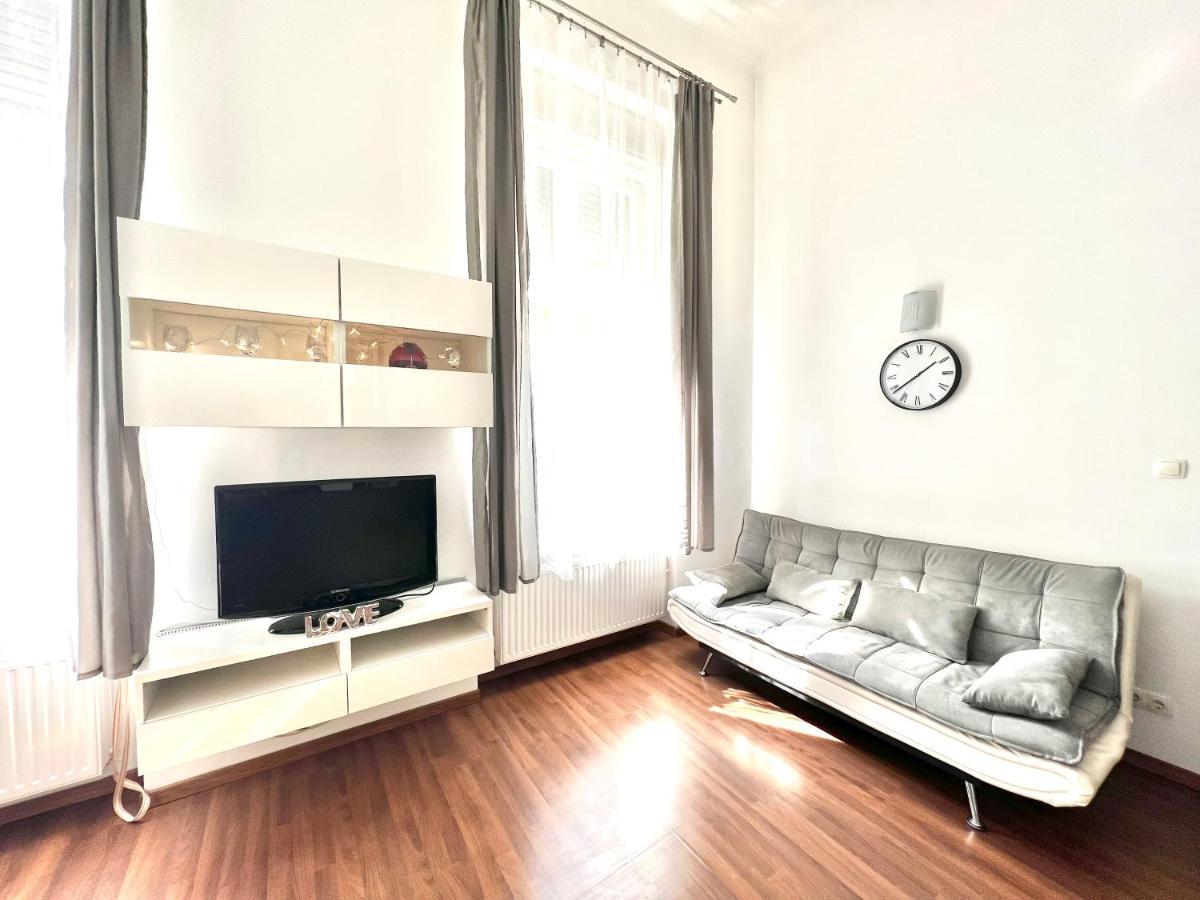 Ricky Apartment Budapest Eksteriør billede