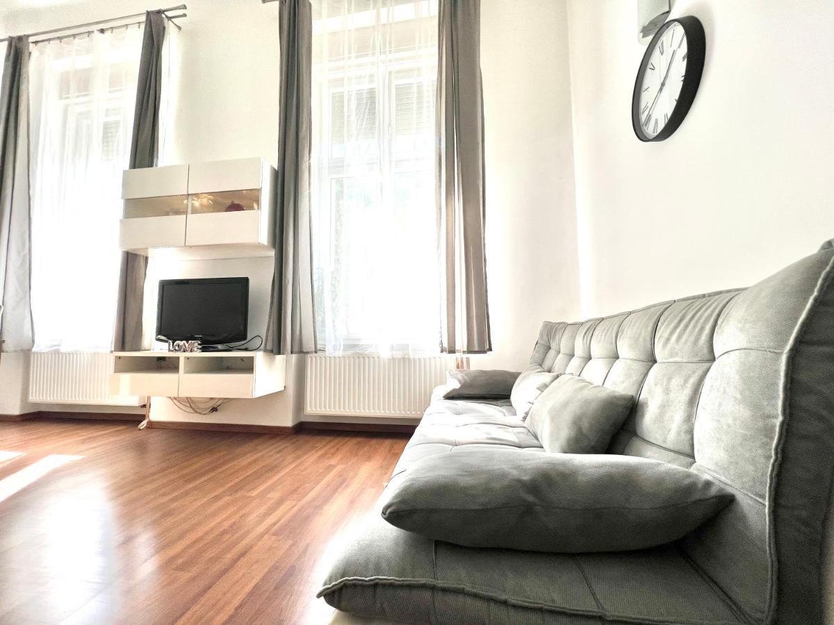 Ricky Apartment Budapest Eksteriør billede