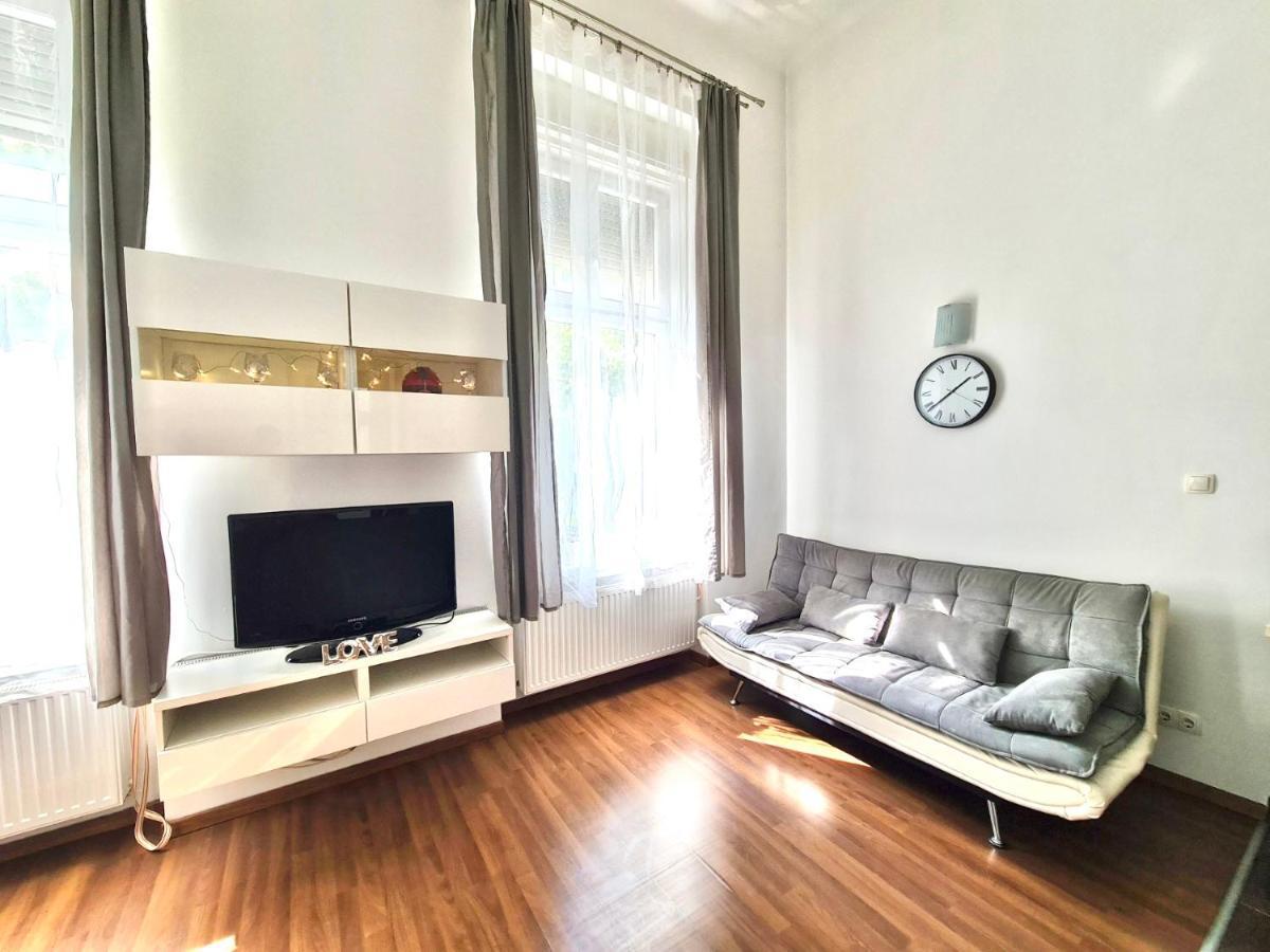 Ricky Apartment Budapest Eksteriør billede