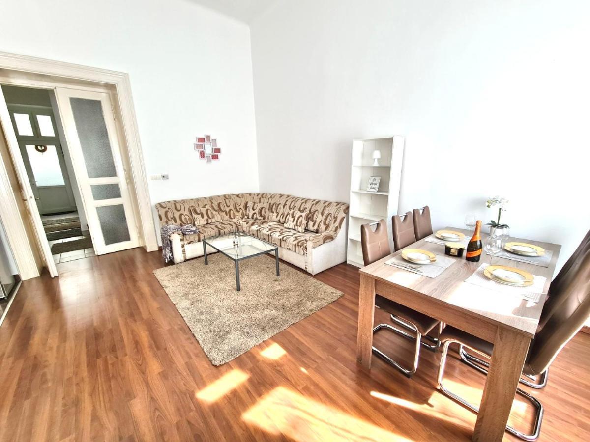 Ricky Apartment Budapest Eksteriør billede