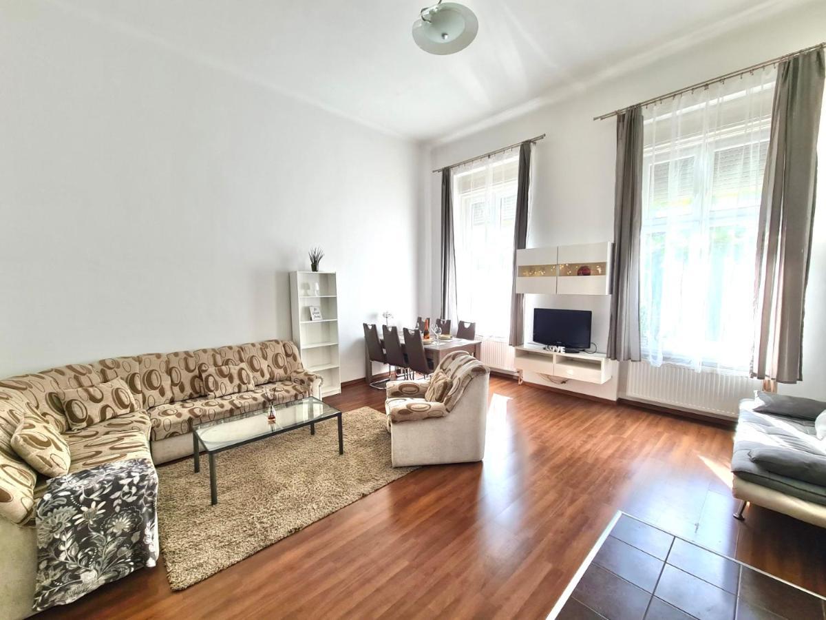 Ricky Apartment Budapest Eksteriør billede