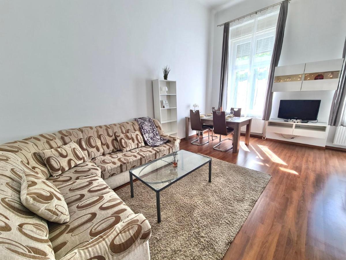 Ricky Apartment Budapest Eksteriør billede
